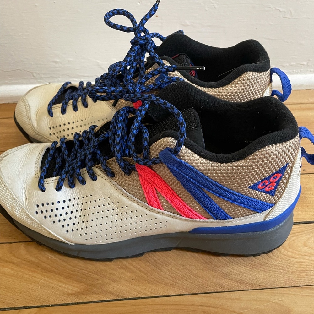 Nike ACG size 6.5 (women’s 8?)